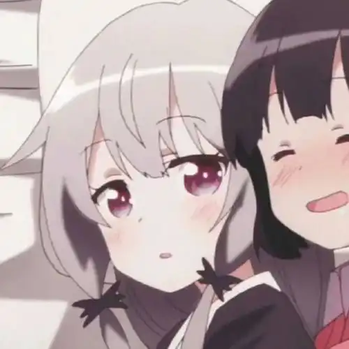  这两张图片和什么有关,一个游戏,还是动漫