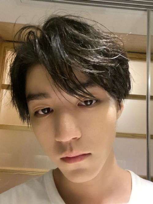 身高180cm的王俊凯体重只有96斤,当演员不容易,还是当爱豆吧