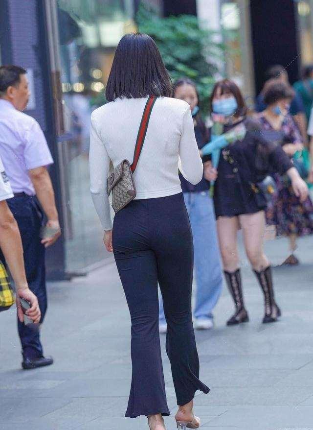  打底裤穿出清新模样,尽显极致女人魅力,凸显优雅气质