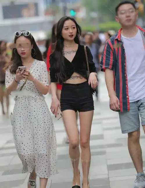  女生的透明鞋,酷帅十足,黑色系显高级气质