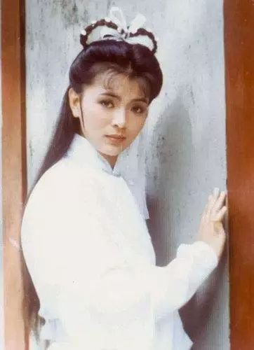  周润发挚爱陈玉莲本是一代玉女,错失真爱后先出柜后出家