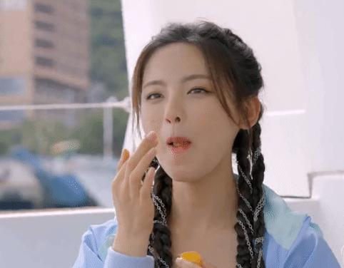  杨超越为什么有很多大龄的粉丝