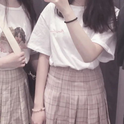 有没有那种穿jk的女头像