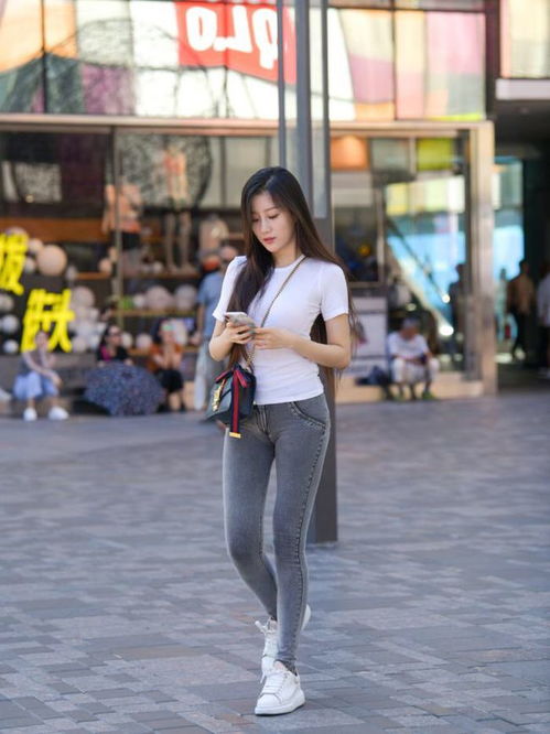  清纯可爱的小姐姐,穿上健美裤,时尚不俗气