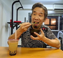  当代中华小当家日本神人做出珍珠奶茶饭