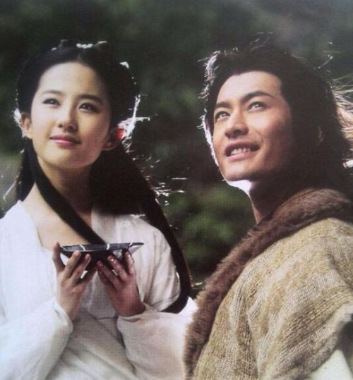  刘亦菲嫌他丑拒绝合作,被黄晓明抢男一号,如今再翻红成大佬