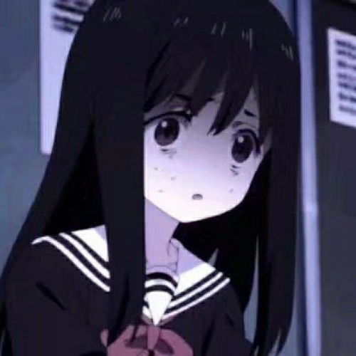  黑发红眸,黑色水手服的动漫女生是谁
