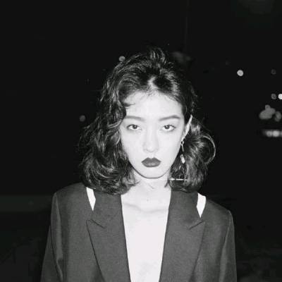  伤感黑白女头像女生伤感头像冷淡不带字的
