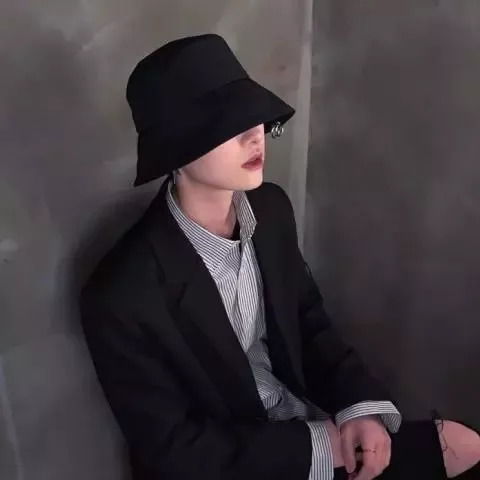  男生头像山无遮海无拦
