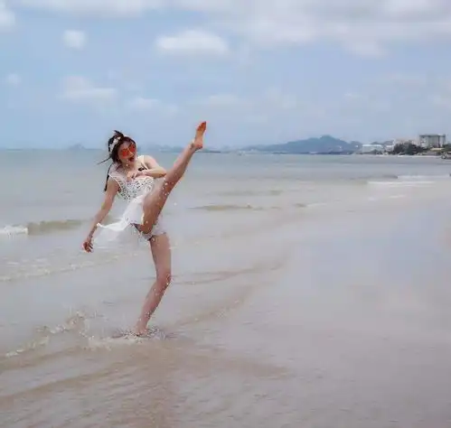 52岁杨丽菁近照曝光细腰长腿,90后佛系女都弱爆了 52岁杨丽菁近照曝光细腰长腿,90后佛系女都弱爆了