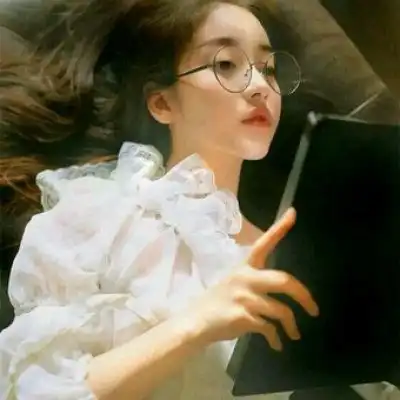 头像女红色系列图片叫什