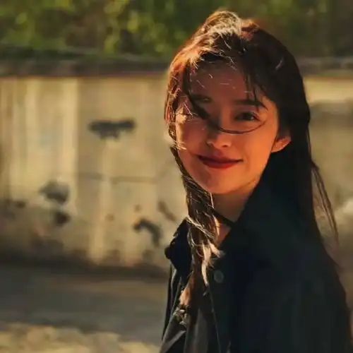  超好看的小众女生头像