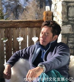  68岁教父谭咏麟近况,大老婆看破红尘出家,小老婆管10亿资产