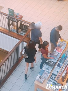  组图全智贤一家游美国逛书店两岁多大儿子首曝光