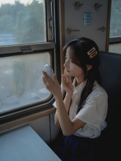  清纯jk小姐姐绿皮火车写真