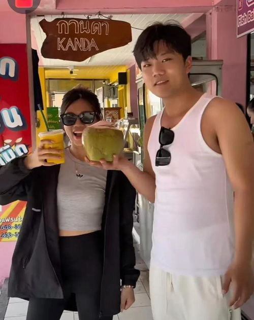  解清帅直播业绩惊人,大妹喊解爸为峰哥,大哥大嫂异国撒狗粮
