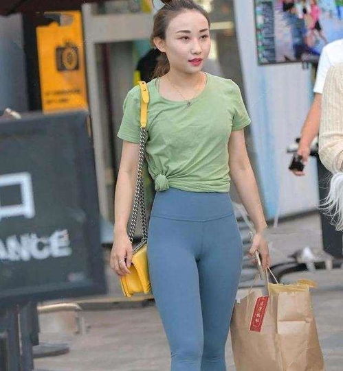  日系轻奢瑜伽裤,视觉效果方面更加显瘦,慵懒大方