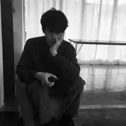  暗黑系男头爱不到的人就不要等了