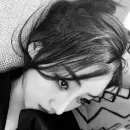  黑白女头像伤感高冷丧黑白系超酷女头