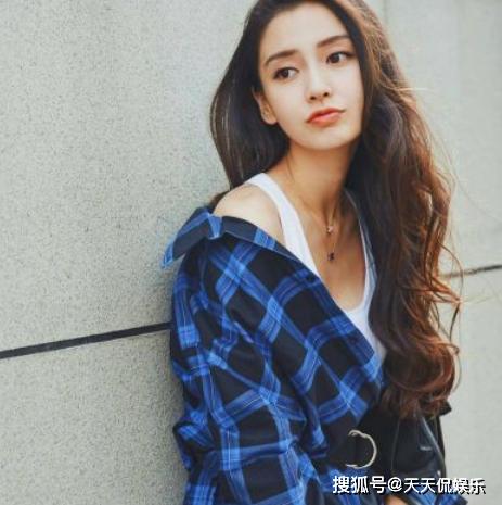  baby中国风广告片上热搜,眼神太勾人,网友脸大,神仙姐姐好看
