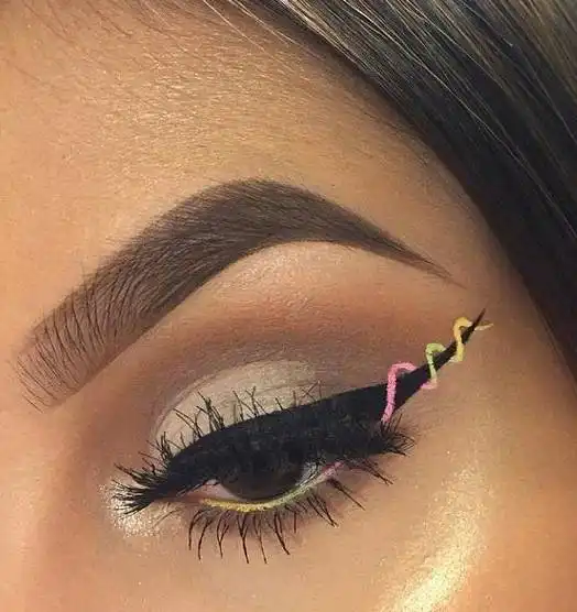  有一种美,叫做丝带儿眼线