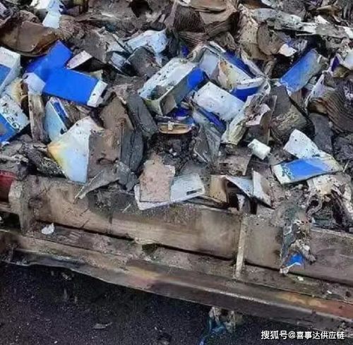  突发香港机场货物装机前起火,两家货代被禁运,一艘满载中国货物的箱船起火