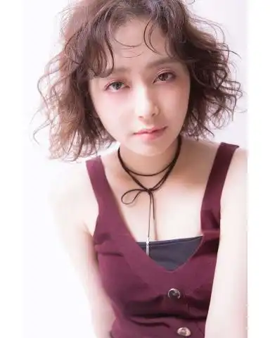 小个子微胖女生适合啥发型10款显高减龄瘦脸的发型,一看便知