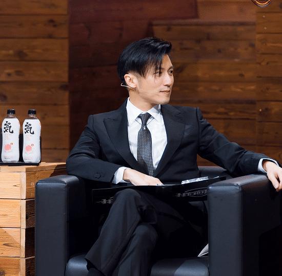 头像西装谢霆锋