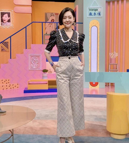  这么美的小s谁不爱,身黄色西服大秀蚂蚁腰,这身材丝毫不像41岁