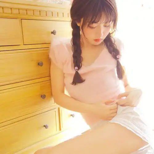  来看看小众好看不易撞的女生头像叭