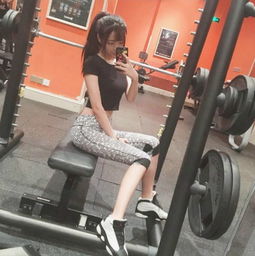  95后校花女神健身照秀火辣身材被称为a4腰女神