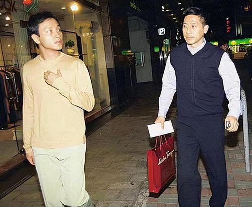  20年后才懂得,造成张国荣人生悲剧的源头,不是抑郁症更不是唐生