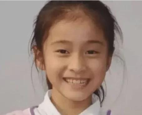  她意外将妹妹带进了演艺圈,如今妹妹红遍全国,而她却不温不火
