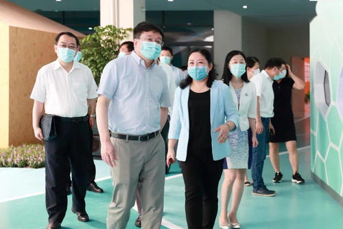  副市长陈群调研学校疫情防控和开学准备工作