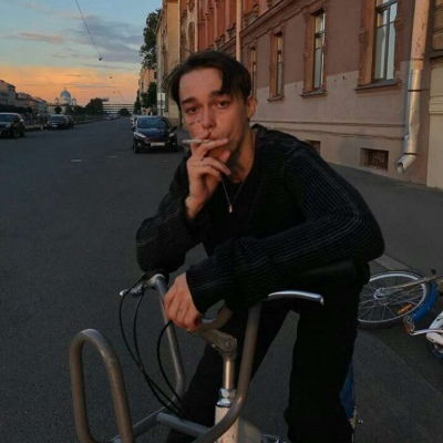  欧美男头多风格落日溺在云层里男生头像我要个性网