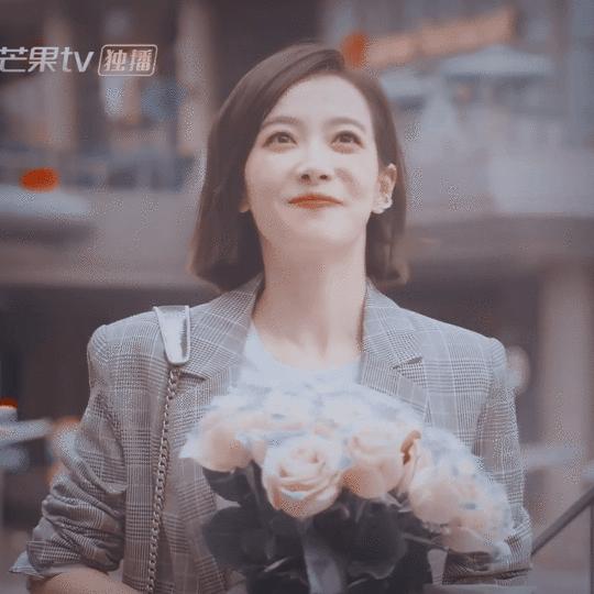  宋茜宋威龙上演甜蜜姐弟恋,实力证明只要保养好,男友在高考