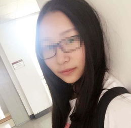  女孩寻找18年前拥抱自己的男孩网友在一起