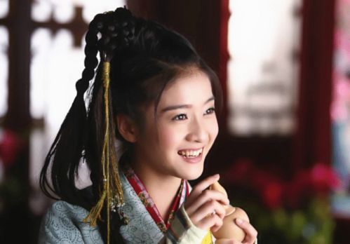  意外把妹妹带进了演艺圈,如今妹妹火遍全国,她却不温不火