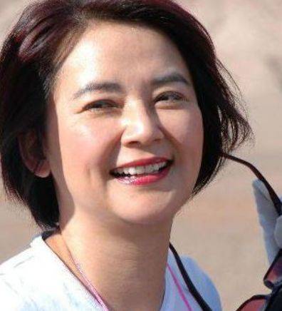  长得神似林青霞,拍戏烧伤险毁容,如今却美得像孙俪的姐姐