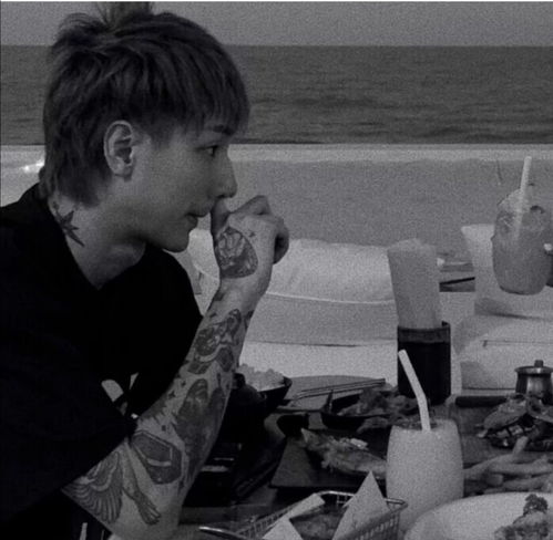 忧郁的男生头像 忧郁的男生头像