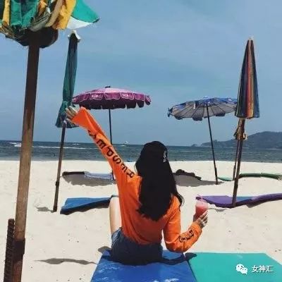 御姐头像背影黑色女生