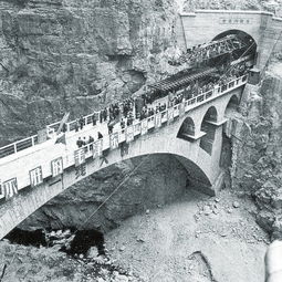  成昆铁路凉山建设纪实大地上的无字丰碑