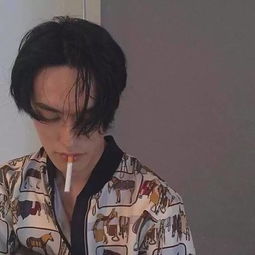  后来见过的很多人都跟你眉眼相似