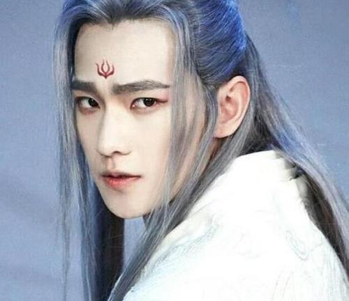  古装剧里面的白发美男子,冯绍峰风流倜傥,张智尧仙气十足