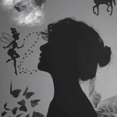 头像女生背影伤感黑白