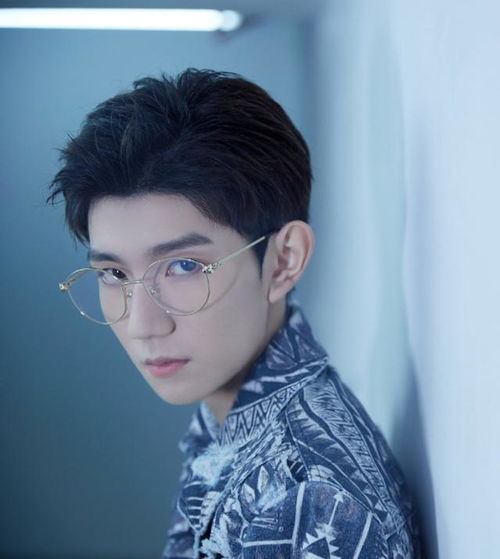  tfboys分享200714王源头像对照图片来袭,霸道总裁帅气上线