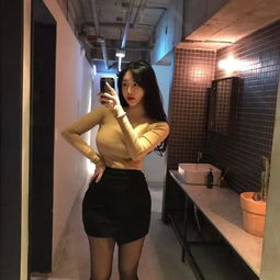  黑丝袜使女孩拥有御姐范,30分的包臀也能产生100分的美