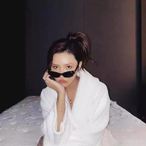  女团爱豆公开最新理想型,自爆一年没接吻过,结果却是